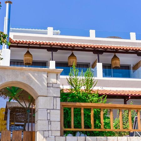 Laia Seafront Luxury Apartments Agia Pelagia  Exterior foto
